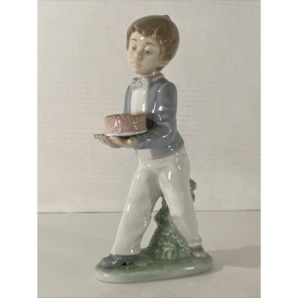 Vintage Lladro Nao #1131 Boy with Cake 1990 Spain 8